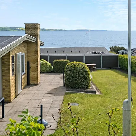 Ferienhaus In With Kitchen