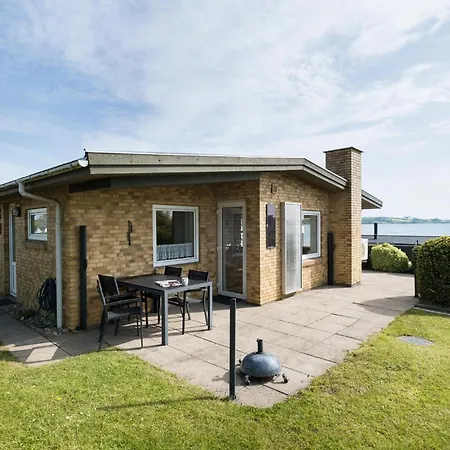 Vakantiehuis In With Kitchen Broager