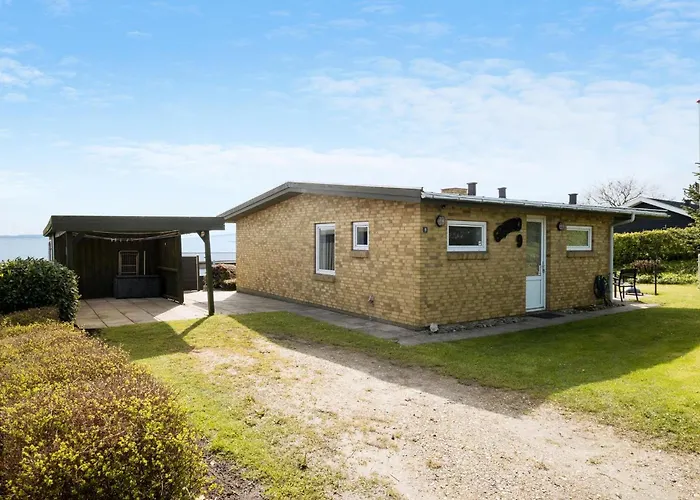 Ferienhaus In With Kitchen *